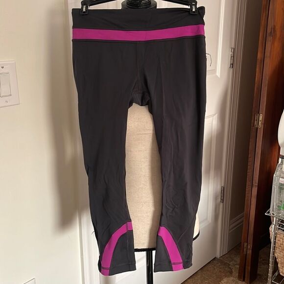 Lululemon 3/4 workout legging - Picture 1 of 4